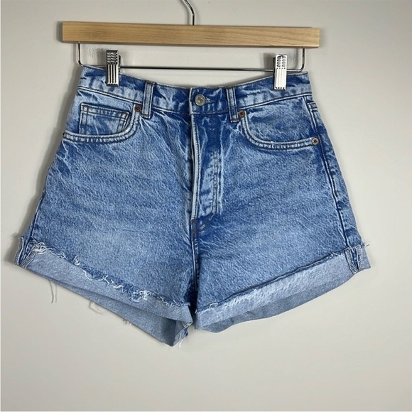 Reformation Charlie Cuffed High Rise Jean Shorts Size 24 - Picture 9 of 14
